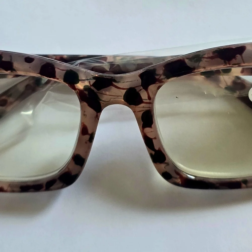 OPRAH STYLE TORTOISE +2.50 TRENDSETTER READER GLASSES